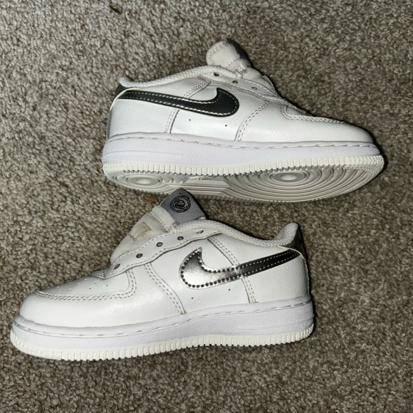 Air Force 1 Low SE White & Silver - Picture 2 of 6